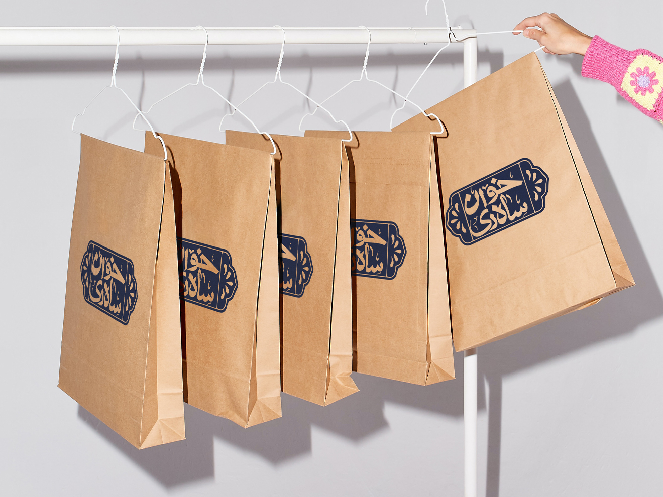بگ خرید کاغذی با کیفیت بالا و چاپ حرفه‌ای برای فروشگاه‌های خرده‌فروشی